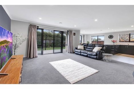 Photo of property in 17 Buckleys Road, Rangiora, 7400