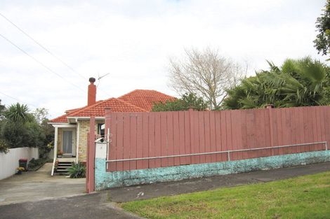 Photo of property in 3 Mccullough Avenue, Papatoetoe, Auckland, 2025