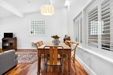 Photo of property in The Villas, 3/33 Hobson Street, Thorndon, Wellington, 6011