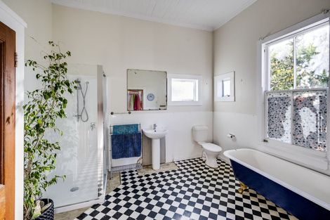 Photo of property in 16 Owen Street, Napier South, Napier, 4110