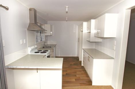 Photo of property in 79 Sabulite Road, Kelston, Auckland, 0602