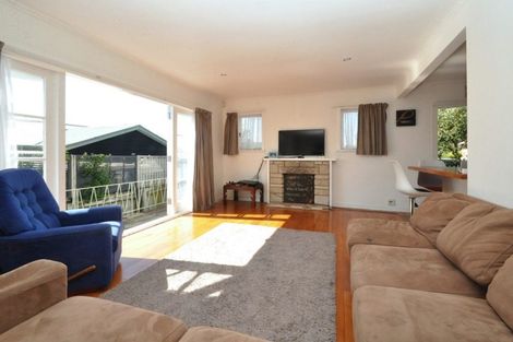 Photo of property in 1 Netherlands Avenue, Kelston, Auckland, 0602