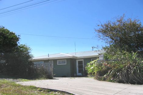 Photo of property in 939a East Coast Road, Torbay, Auckland, 0630