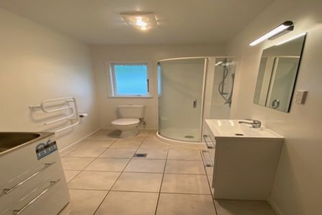 Photo of property in 18 Beresford Street, Bayswater, Auckland, 0622