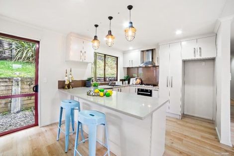 Photo of property in 8 Fernbank Lane, Greenhithe, Auckland, 0632