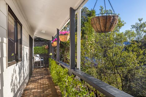 Photo of property in 3/39 Fairmount Road, Titirangi, Auckland, 0604