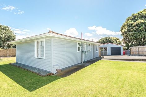 Photo of property in 14 Kotuku Street, Castlecliff, Whanganui, 4501