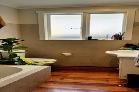 Photo of property in 11 Medway Street, Island Bay, Wellington, 6023