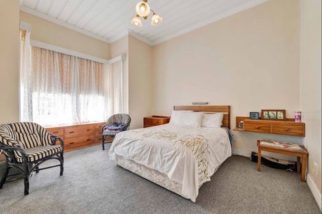 Photo of property in 10 Norman Street, Lower Vogeltown, New Plymouth, 4310