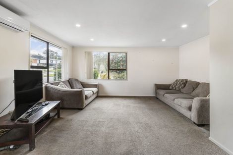 Photo of property in 35 Rehia Road, Massey, Auckland, 0614