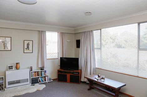Photo of property in 19 Towey Street, Holmes Hill, Oamaru, 9401
