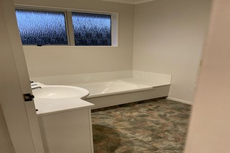 Photo of property in 1 Cyril Way, Paparangi, Wellington, 6037