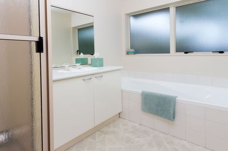 Photo of property in 2/8 Clydesdale Avenue, Somerville, Auckland, 2014