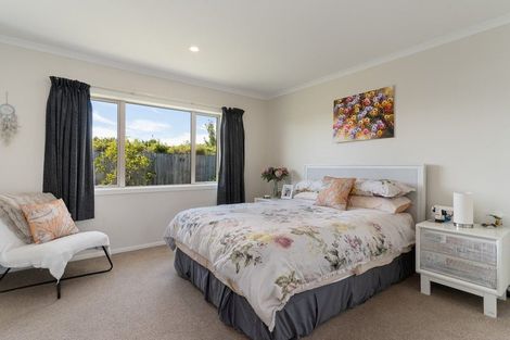 Photo of property in 6 Madison Street, Carterton, 5713