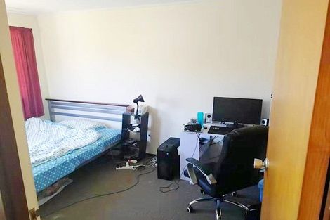 Photo of property in 6 Garner Place, Glenfield, Auckland, 0629