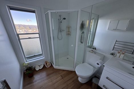 Photo of property in 38 Robieson Street, Roseneath, Wellington, 6011