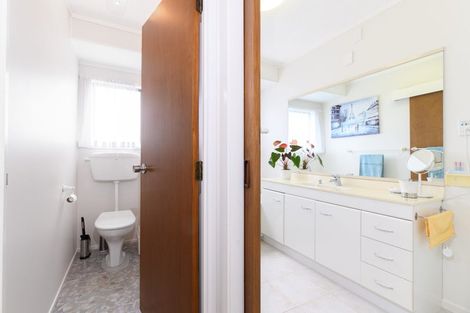 Photo of property in 1/26 Quebec Road, Milford, Auckland, 0620