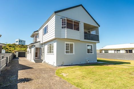 Photo of property in 156 Karaka Street, Castlecliff, Whanganui, 4501