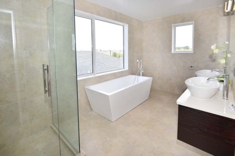 Photo of property in 141 Colonial Drive, Silverdale, 0932