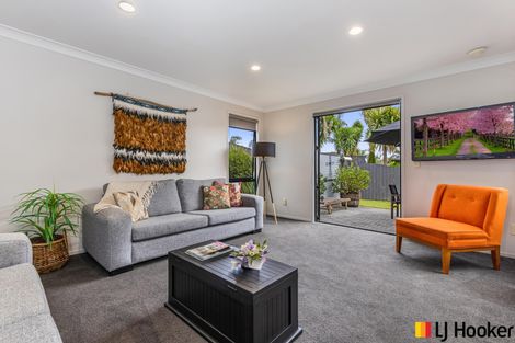 Photo of property in 9 Crannich Place, Wattle Downs, Auckland, 2103