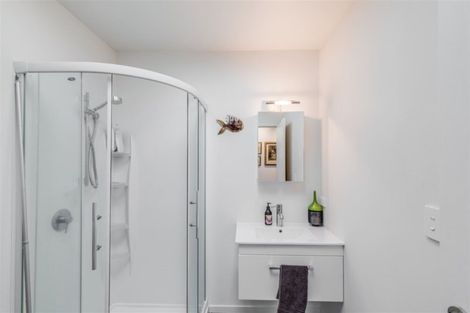 Photo of property in 22 Cornwall Road, Lyttelton, 8082