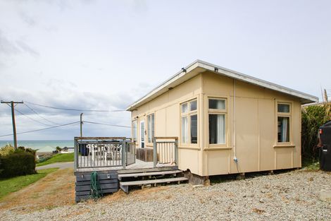 Photo of property in 16 Stirling Street, Kakanui, Oamaru, 9495