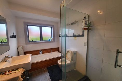 Photo of property in 11a Newington Road, Henderson, Auckland, 0612