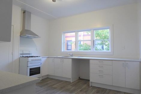 Photo of property in 33 Pirie Crescent, Moera, Lower Hutt, 5010