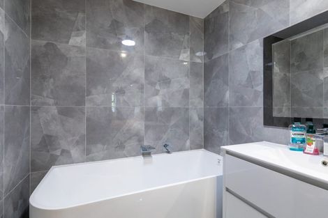 Photo of property in 10/66 Clayburn Road, Glen Eden, Auckland, 0602