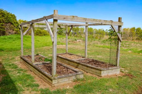 Photo of property in 306 Oneriri Road, Kaiwaka, 0573