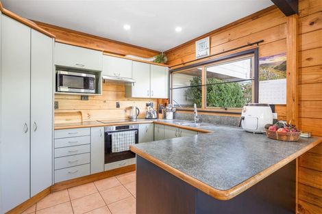 Photo of property in 2 Ramsey Place, Karori, Wellington, 6012