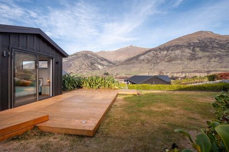 Photo of property in 9 Clover Lane, Lake Hayes, Queenstown, 9304