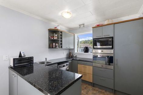 Photo of property in 22 Richard Grove, Stokes Valley, Lower Hutt, 5019