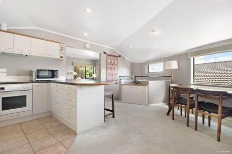 Photo of property in 2/4 Mercury Lane, Windsor Park, Auckland, 0632