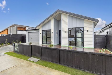 Photo of property in 29 Cara Avenue, Kumeu, 0810