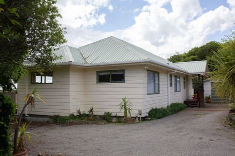 Photo of property in 9 Amokura Street, Waikanae, 5036