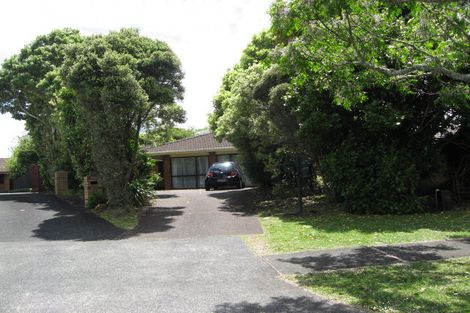 Photo of property in 8 Carlinka Place, Conifer Grove, Takanini, 2112