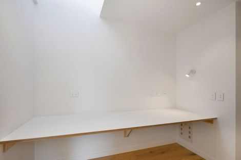 Photo of property in 129 Houghton Bay Road, Houghton Bay, Wellington, 6023