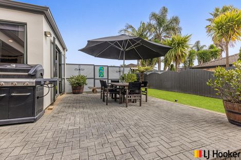 Photo of property in 9 Crannich Place, Wattle Downs, Auckland, 2103