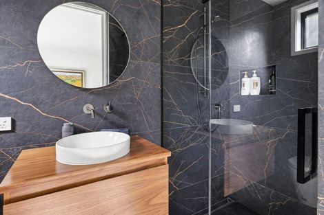 Photo of property in 4 Takahe Lane, Wanaka, 9305