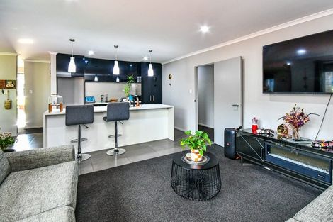 Photo of property in 135 Hillpark Drive, Pokeno, 2402