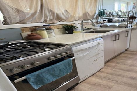 Photo of property in 17 Edgeworth Road, Glenfield, Auckland, 0629