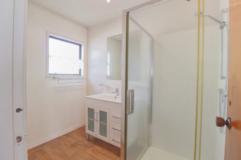 Photo of property in 4/4a Browns Road, Manurewa, Auckland, 2102