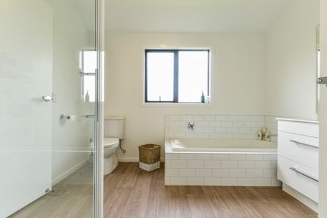 Photo of property in 11 Wescombe Grove, Feilding, 4702