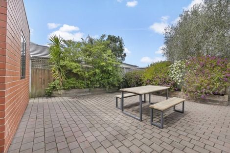 Photo of property in 2 Gamblins Road, Saint Martins, Christchurch, 8022