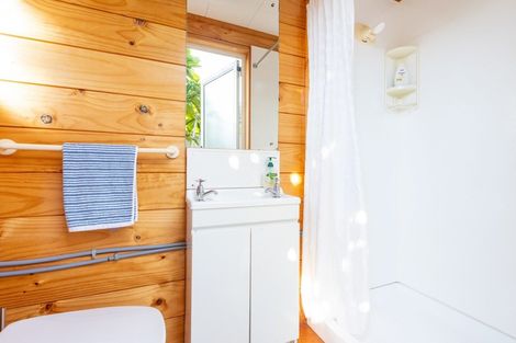 Photo of property in 15 Kitty Frazer Lane, Omaha, 0986