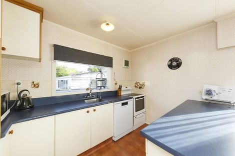 Photo of property in 27 Pinedale Parade, Milson, Palmerston North, 4414