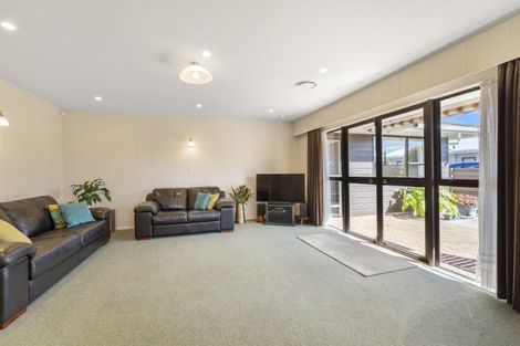 Photo of property in 4 Awanui Drive, Waikanae, 5036