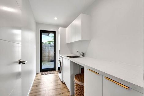 Photo of property in 8 Ponga Place, Highlands Park, New Plymouth, 4312