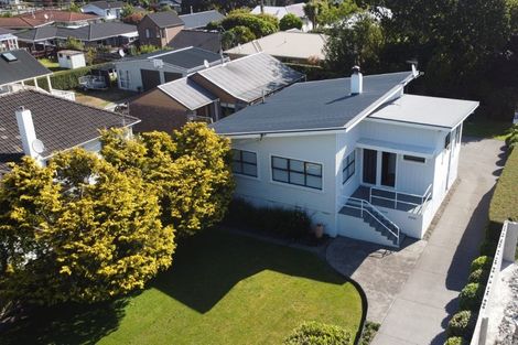 Photo of property in 32 Lismore Street, Strandon, New Plymouth, 4312
